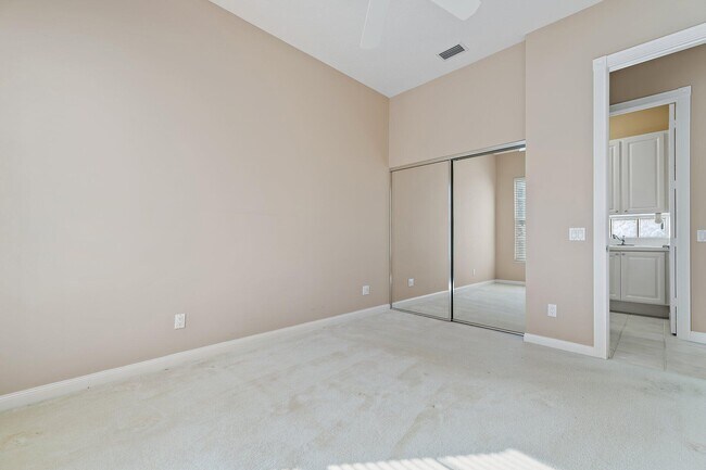 Building Photo - 8120 SE Paurotis Ln