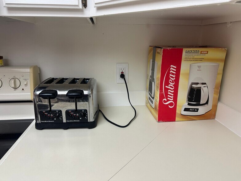 Building Photo - 15 Farewell Ave