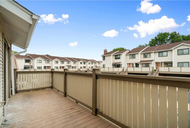 Building Photo - 1017 Sussex Dr