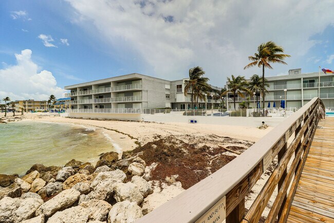 Building Photo - 201 E Ocean Dr