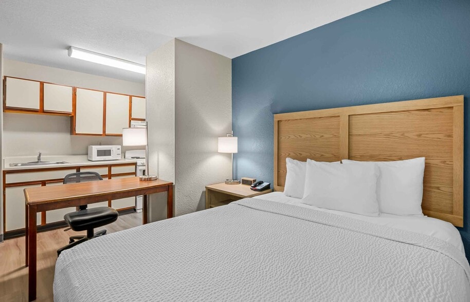 Building Photo - Furnished Studio-Fort Wayne - North