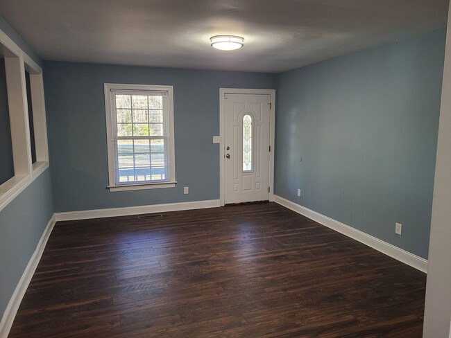 Building Photo - 3 bedroom, 2 bath home - Burgaw