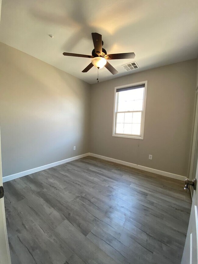 Building Photo - Resort-Style Living in Gilbert – 3 Bed Townhome Near SanTan Village