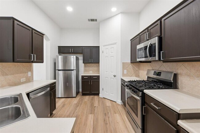 Building Photo - 1506 Cosmos Way