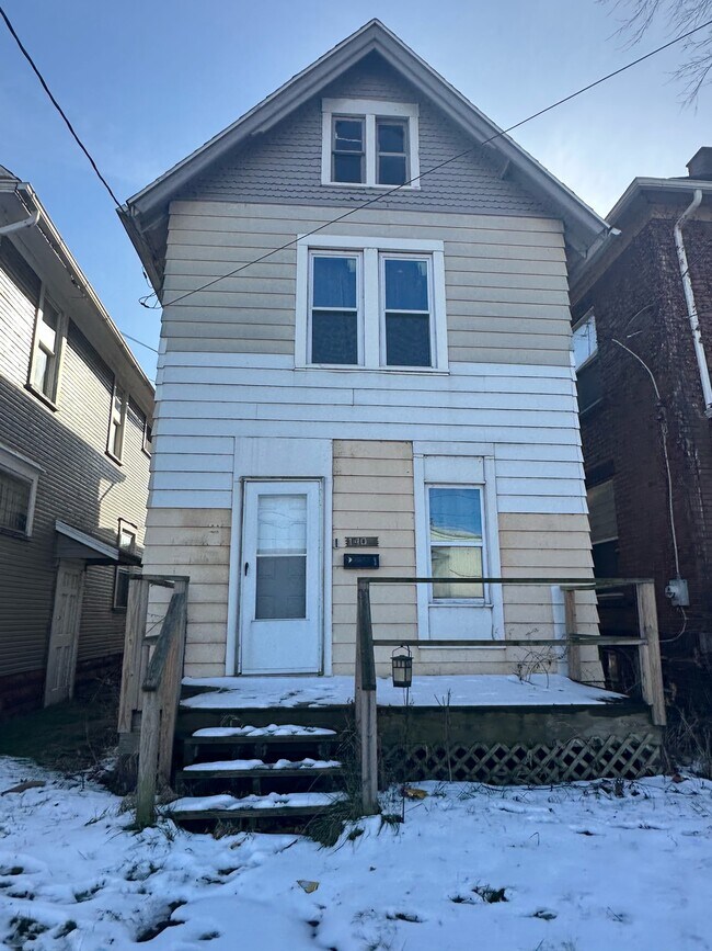 Building Photo - 1406 6th St SW