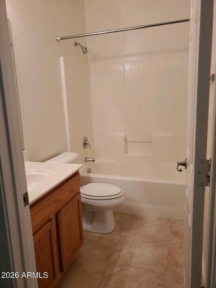 Building Photo - 4043 S Vineyard Ave