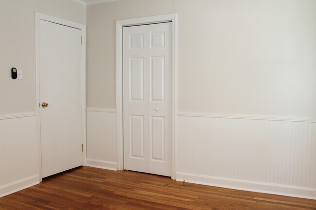 Building Photo - 275 Piney Ln