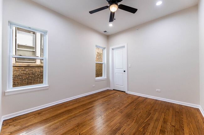 Building Photo - 18 S Austin Blvd