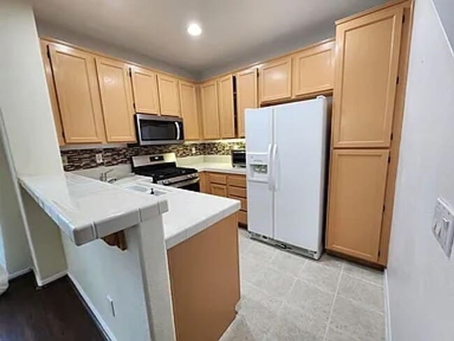 Building Photo - Updated with Pool, 3 Bd 2.5 Ba Chula Vista...