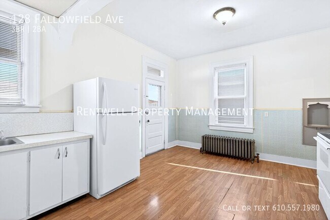 Building Photo - 128 Fallowfield Ave