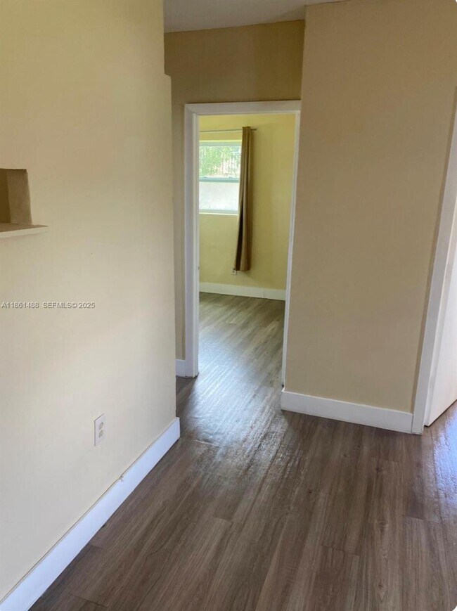 Building Photo - 1111 SW 2nd St