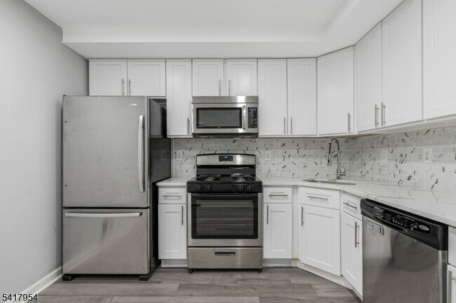 Building Photo - 3505 French Dr