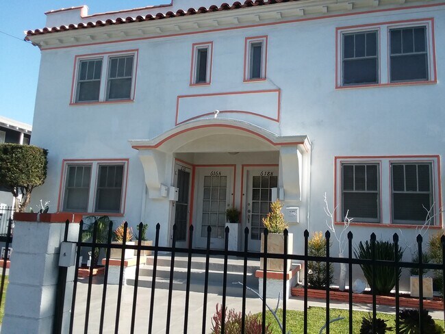 Street View - 616 W 40th Pl