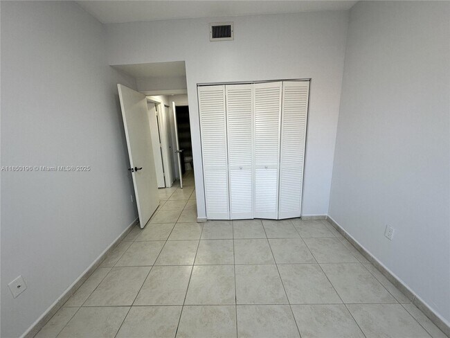 Building Photo - 7220 NW 114th Ave