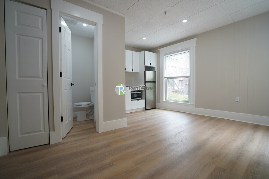 Building Photo - 142 Dorchester St