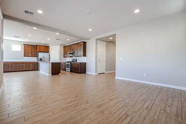 Building Photo - Available August 7th! Gated Community 4 Bedroom 3 Bathroom Home!