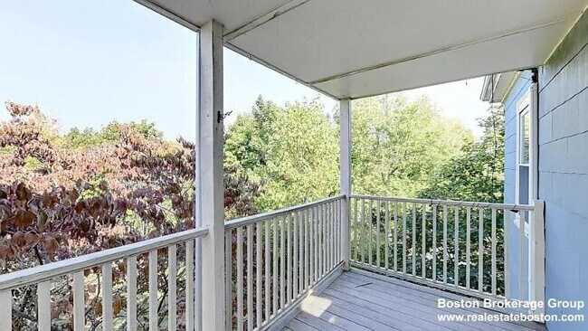 Building Photo - 17 Ashley St