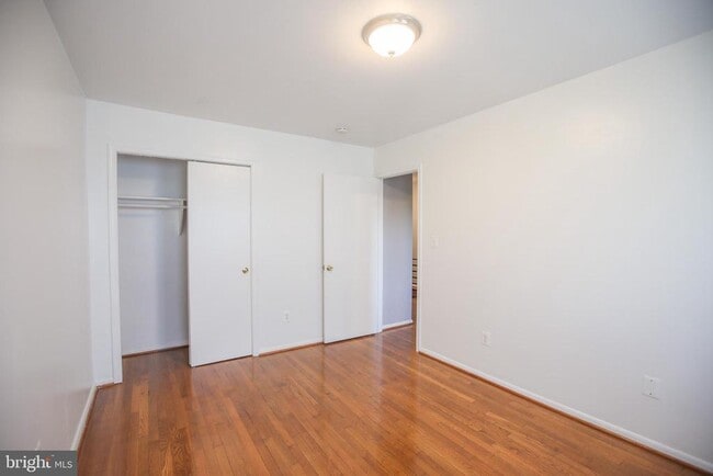 Building Photo - 12337 Chesterton Dr