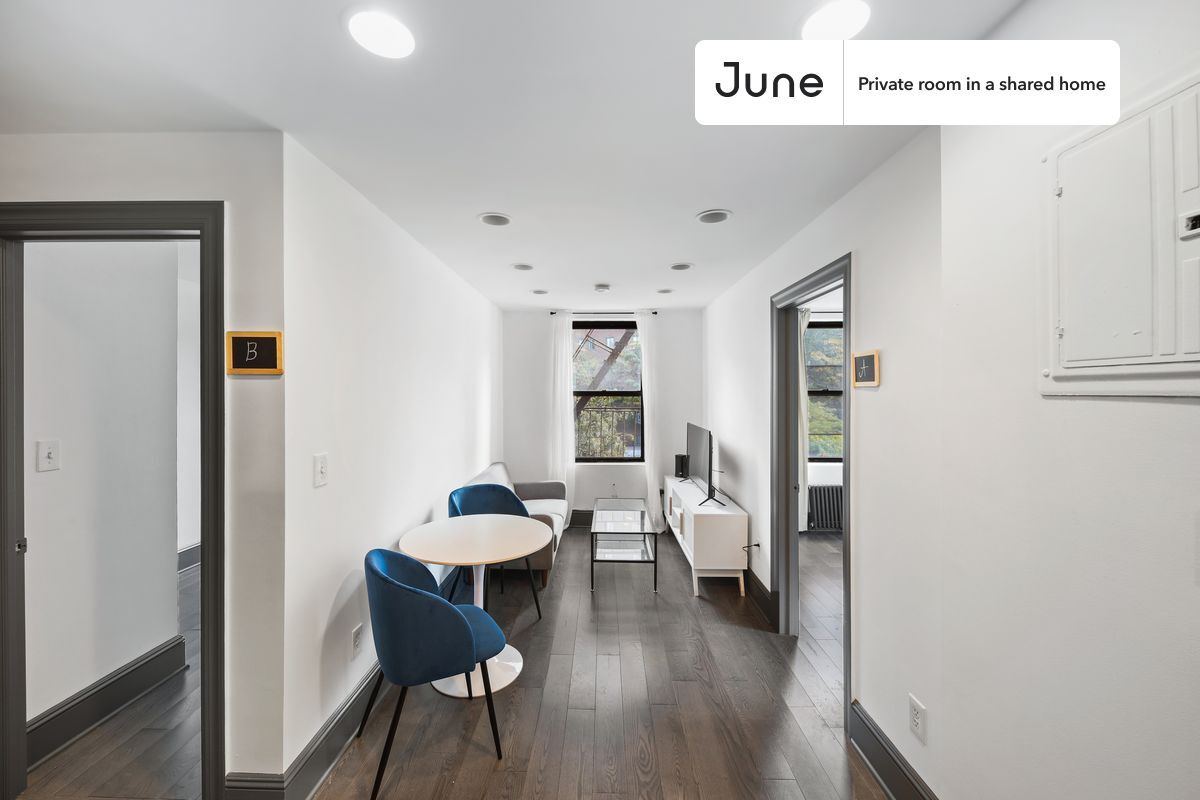 Building Photo - Private bedroom in 2 bed/1 bath Home