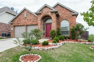 Building Photo - 4200 Mesa Dr