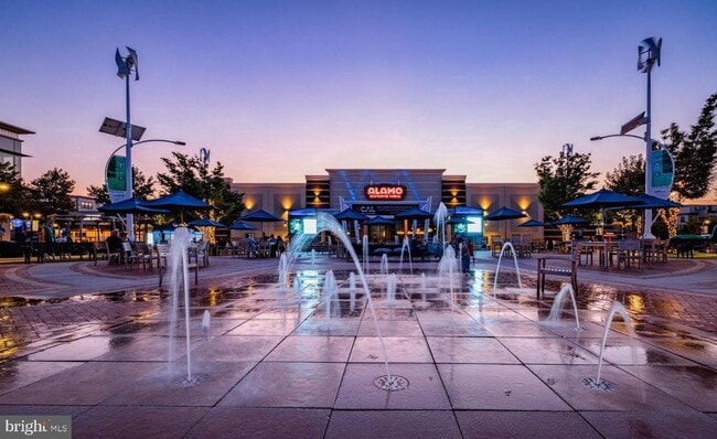 Building Photo - 44848 Tiverton Sq