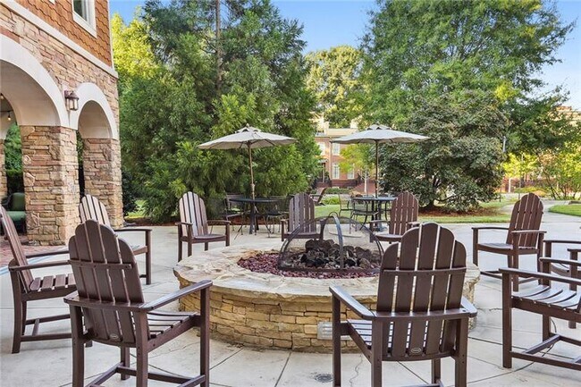 Building Photo - 200 River Vista Drive