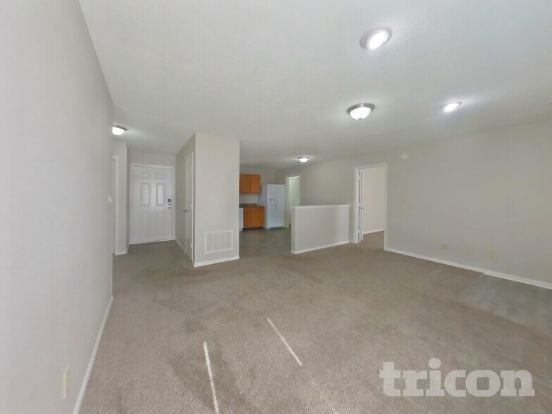 Building Photo - 111 Silverberry Ct