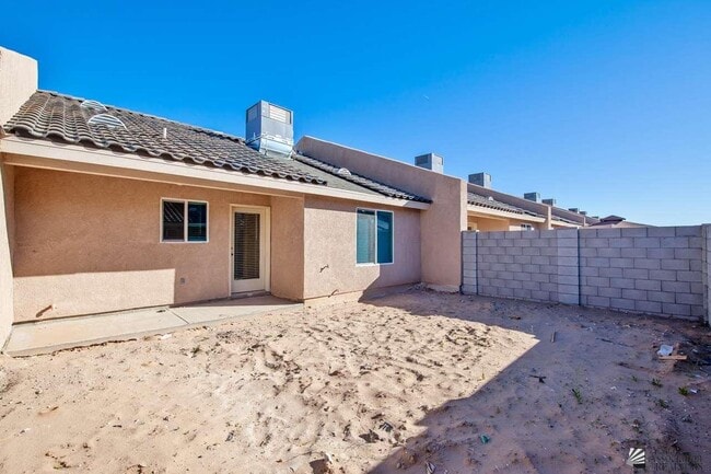 Building Photo - 7387 E 39th St