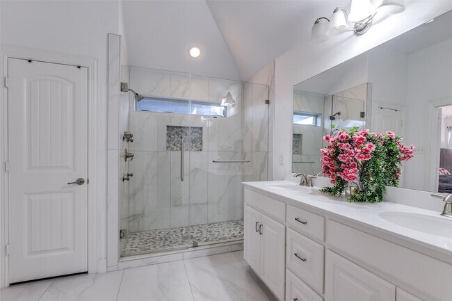 Building Photo - 10501 Old Dawson Ct