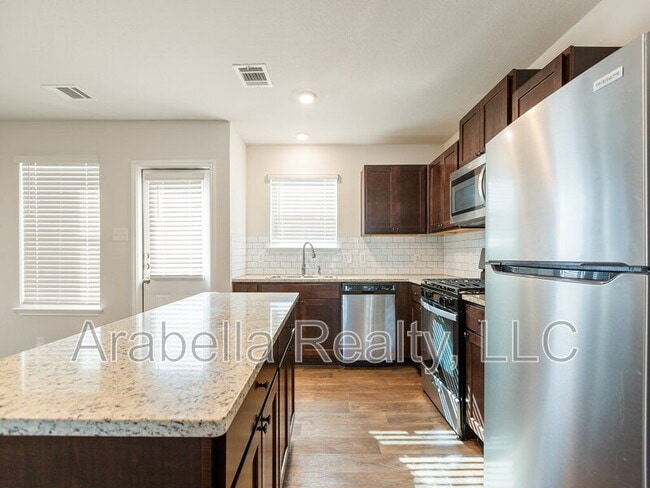 Building Photo - 6510 Vivaldi Isle