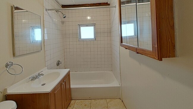 Building Photo - 17 Marcella St