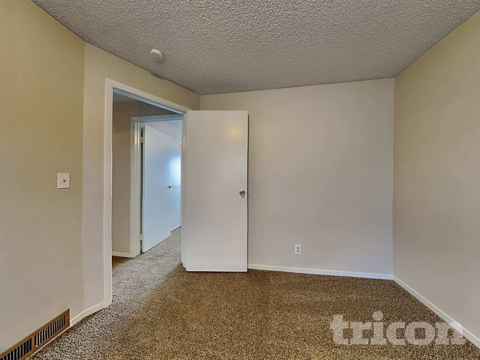 Building Photo - 1465 Van Petten St