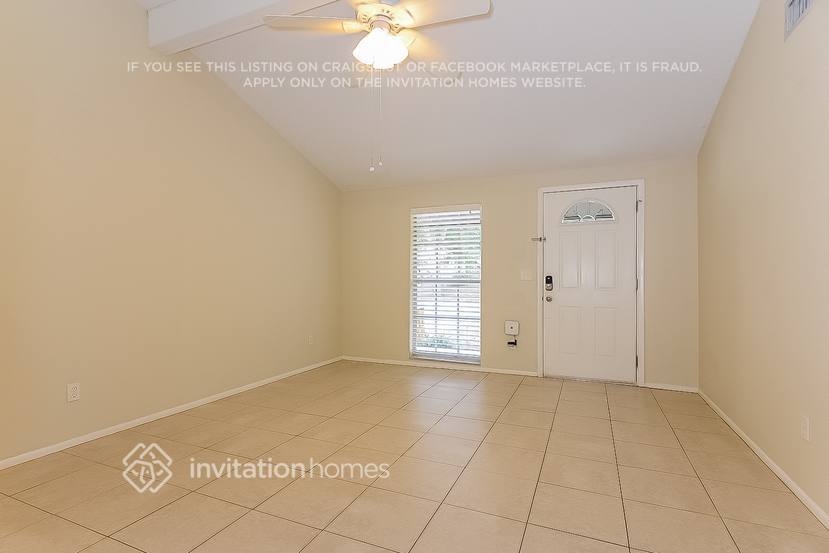 Building Photo - 714 Valley Hill Dr