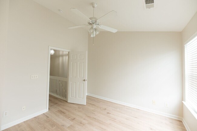 Building Photo - 306 Snowy Owl Ct