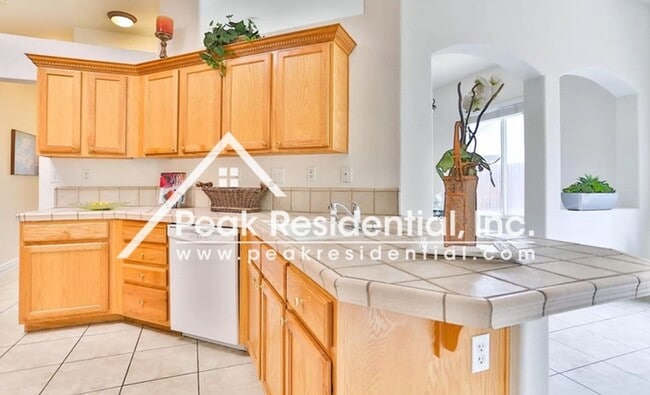 Building Photo - Spacious Elk Grove 4bd/2ba Home with 2 Car...