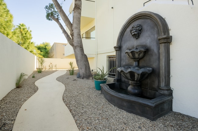 Building Photo - 10020 Zelzah Ave