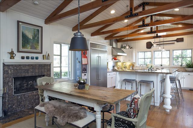 Building Photo - Coming Soon! La Canada Flintridge Contempo...