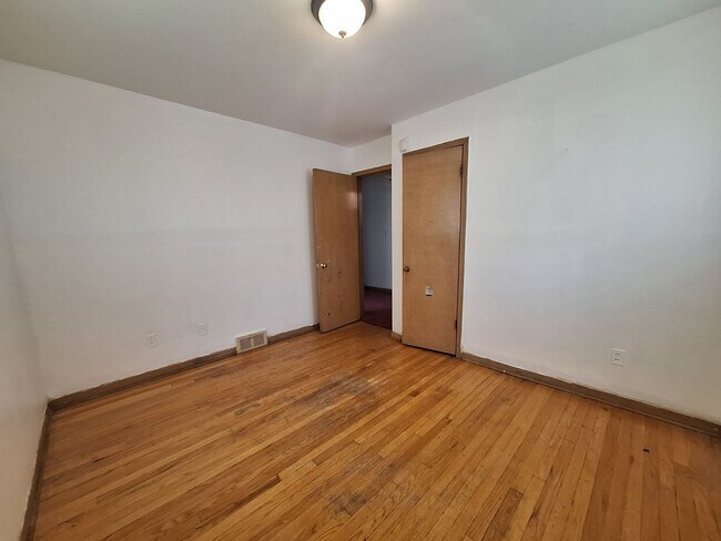 Building Photo - 18420 Sunset St