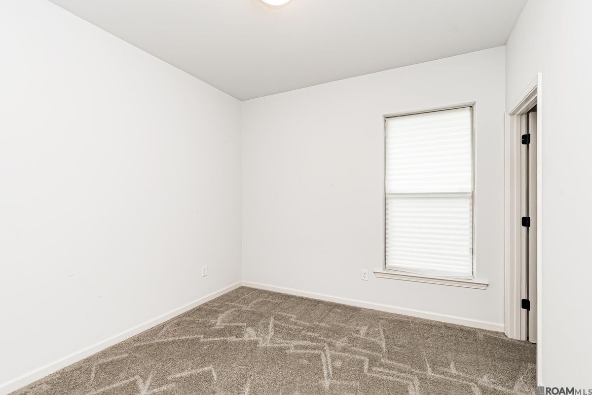 Building Photo - 18311 Terraceside Dr