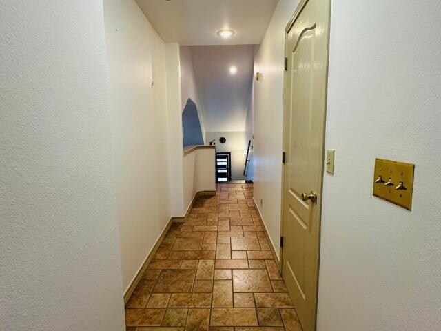 Building Photo - 109 E Del Mar Blvd