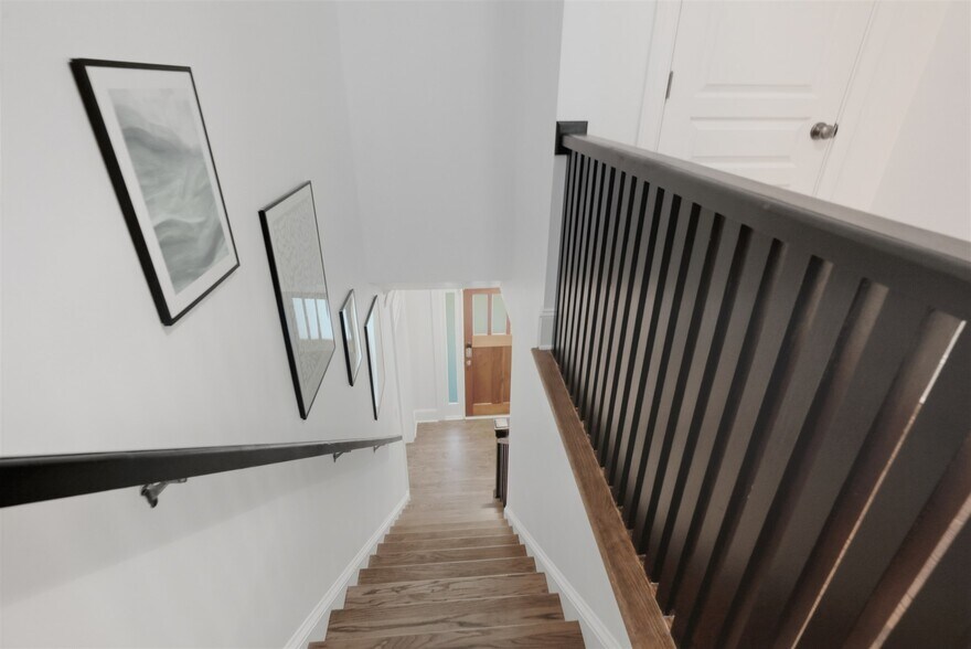 Building Photo - 2555 Hazel Dr SE