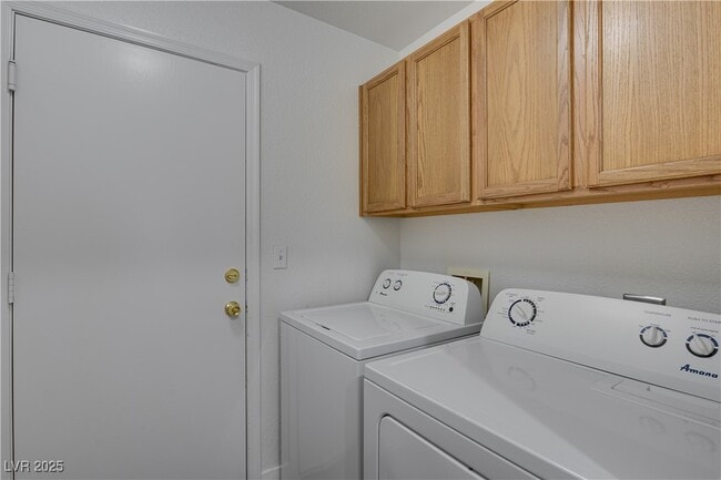 Building Photo - 10046 Catseye Cove Ct