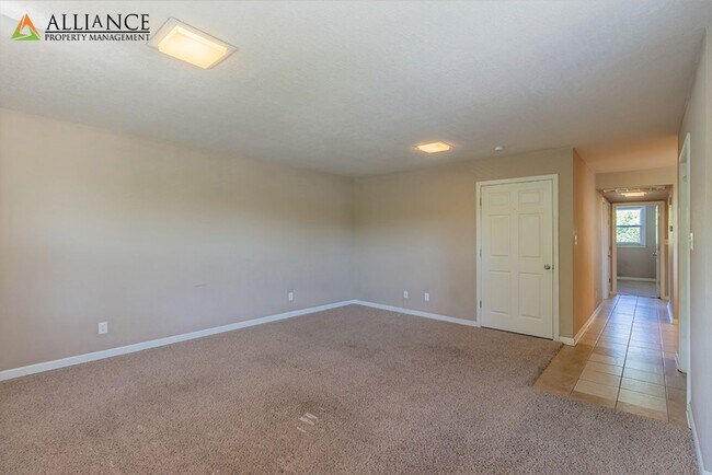 Building Photo - 1518 College Ave