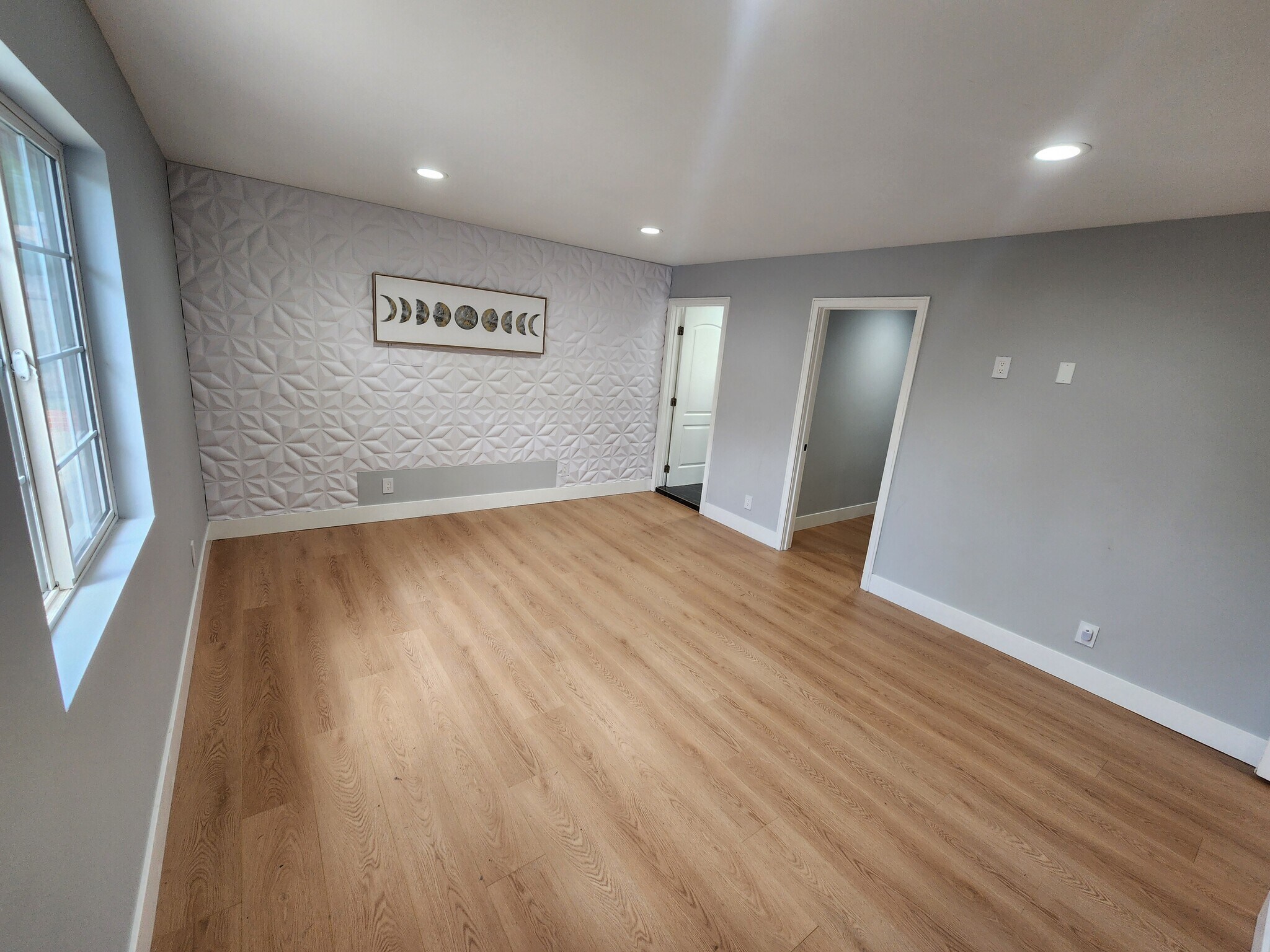 Building Photo - 14237 Emelita St