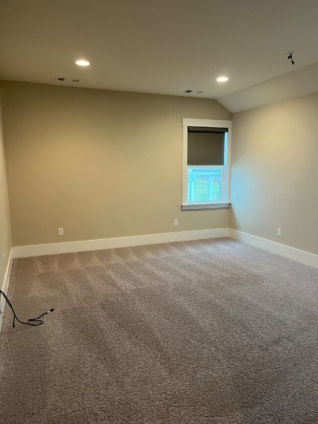 Building Photo - 1712 Biscayne Dr