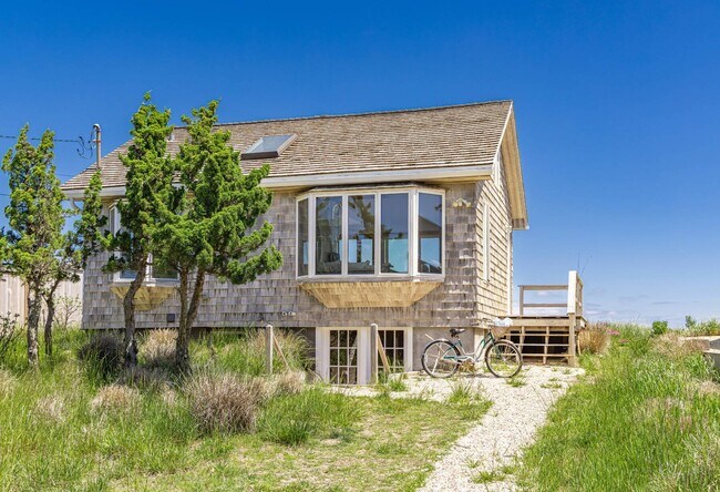 Building Photo - 89 Gerard Dr