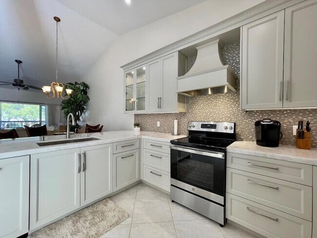 Building Photo - 202 Cypress Point Dr