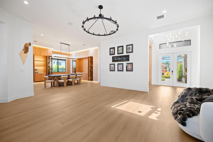 Building Photo - 5735 SW 104th Ter