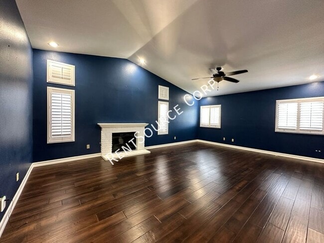Building Photo - 25506 Paine Cir