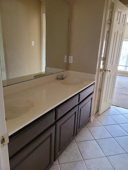 Building Photo - 4902 Landrun Ln